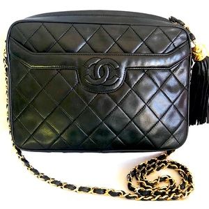 Chanel 24k gold chain lamb skin bag cross body bag 100% authentic